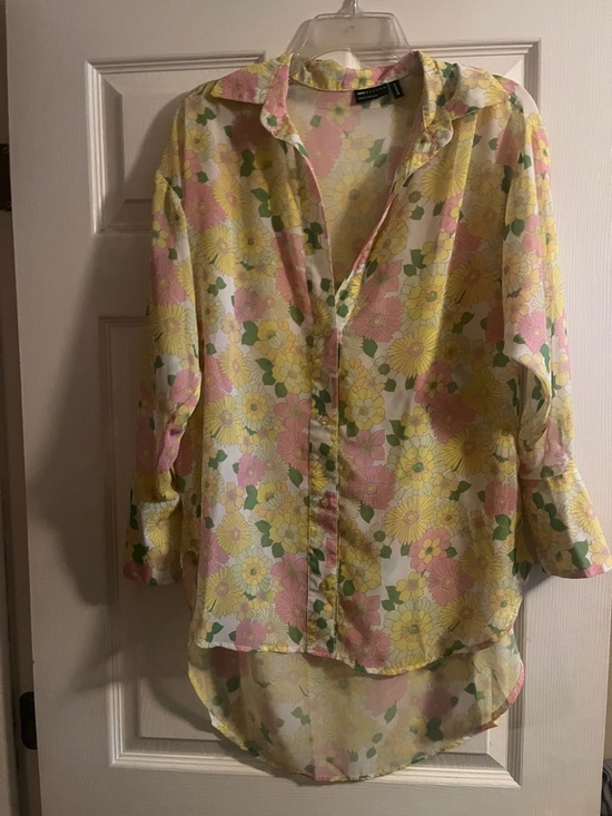 ASOS oversized sheer floral shirt in pastel yellow and pink - Picture 3 of 4